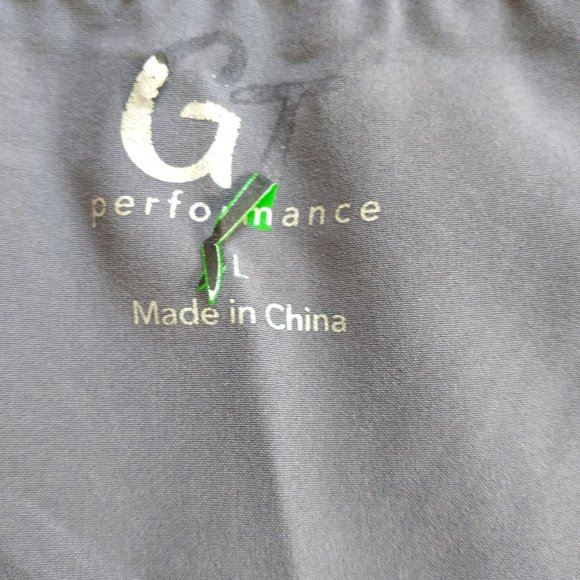 3 Scrub Tops 2 large/1 med - Picture 4 of 6